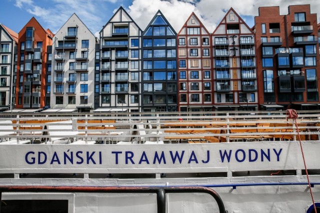 W tym sezonie nie będzie rejsów tramwajami wodnymi Żeglugi Polskiej liniami F-5 i F-6 z centrum Gdańska. Wyczerpała się dotychczasowa formuła współpracy finansowej między organizującym popularne kursy samorządem miasta i armatorem, Żeglugą Polską. 