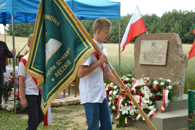 Odsłonięto pomnik upamiętniający bitwę oddziału ppor. Karlińskiego „Burzy" z grupą operacyjną NKWD-UB