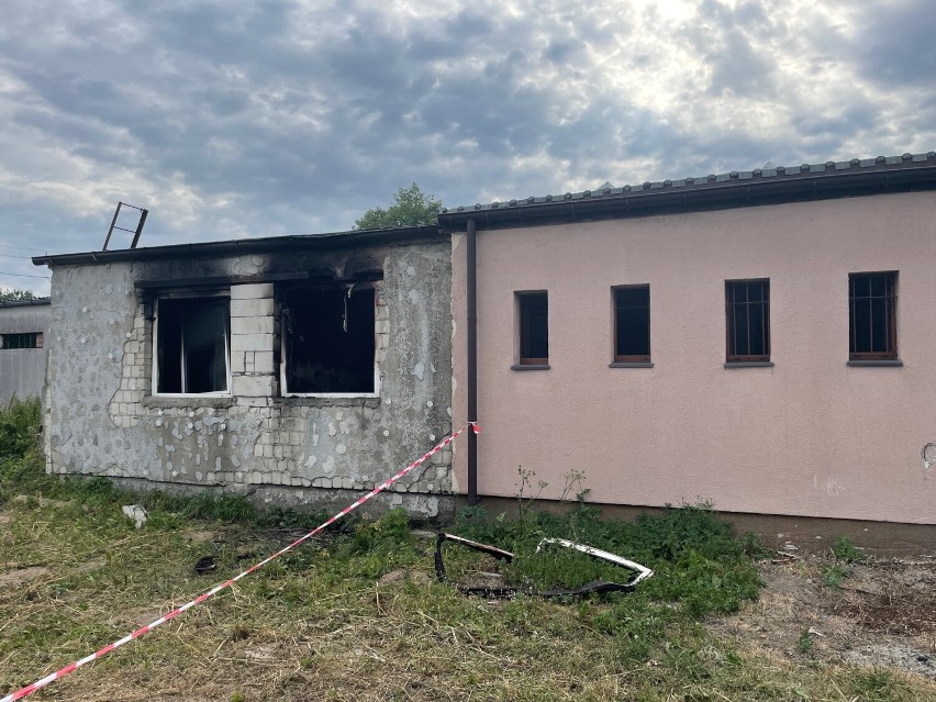 Pożar w Kosztowie. Znaleziono zwęglone zwłoki prawdopodobnie około 60-letniego mężczyzny 