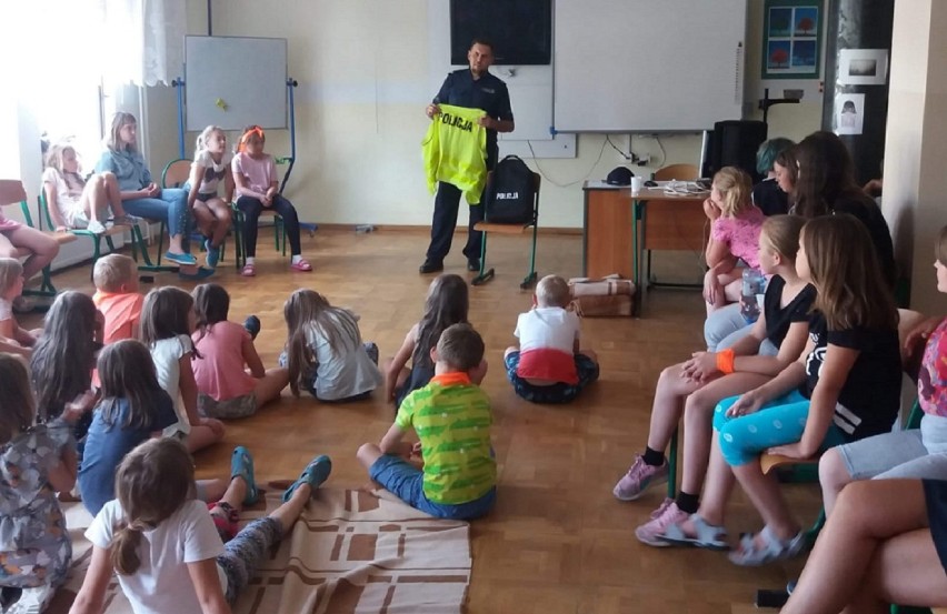 Powiat gdański: Policjanci wizytowali miejsca wypoczynku młodzieży [ZDJĘCIA]