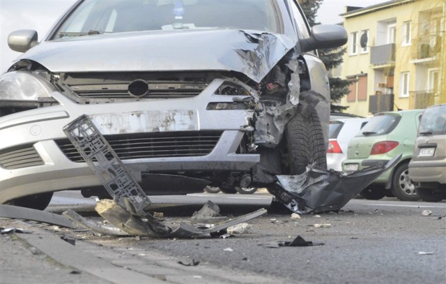 KOŚCIAN. Wypadek na skrzyżowaniu Szkolnej i Północnej. 3-tygodniowe dziecko w szpitalu