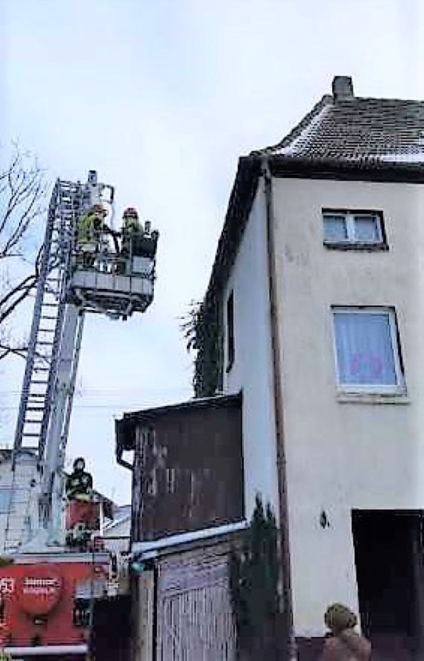 Pożar gasiły 3 zastępy strażackie ze Sławna