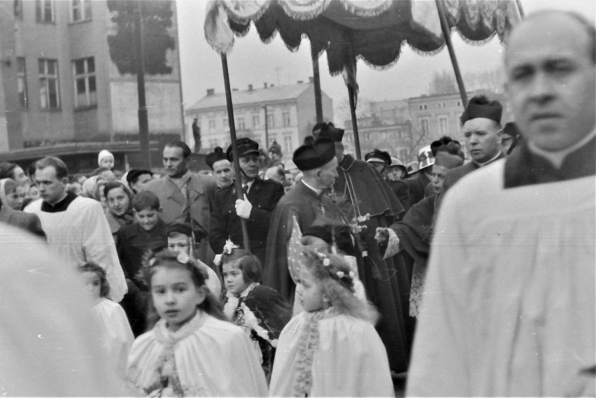 Zdjęcia zostały zrobione 7 września 1958.