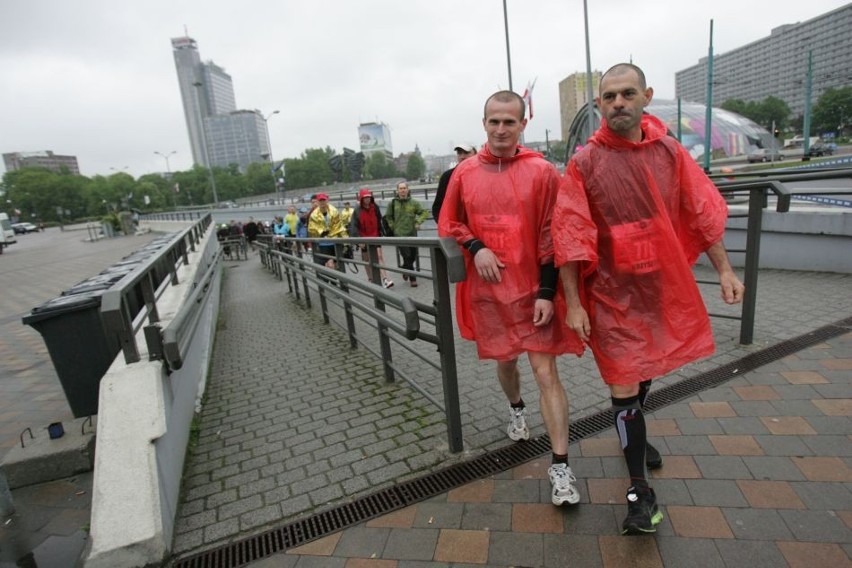 Silesia Marathon 2013 zakończony. Biegli ponad 42 kilometry po śląskich miastach [ZDJĘCIA]