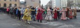 Zabrze: Maturzyści zatańczą poloneza na placu Warszawskim
