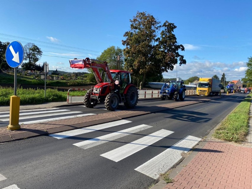 Międzychodzcy rolnicy protestują przeciwko "Piątce dla...