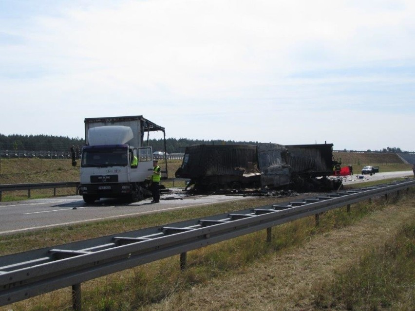 Śmiertelny wypadek na S7 w okolicy węzła Waplewo 28.06.2018....