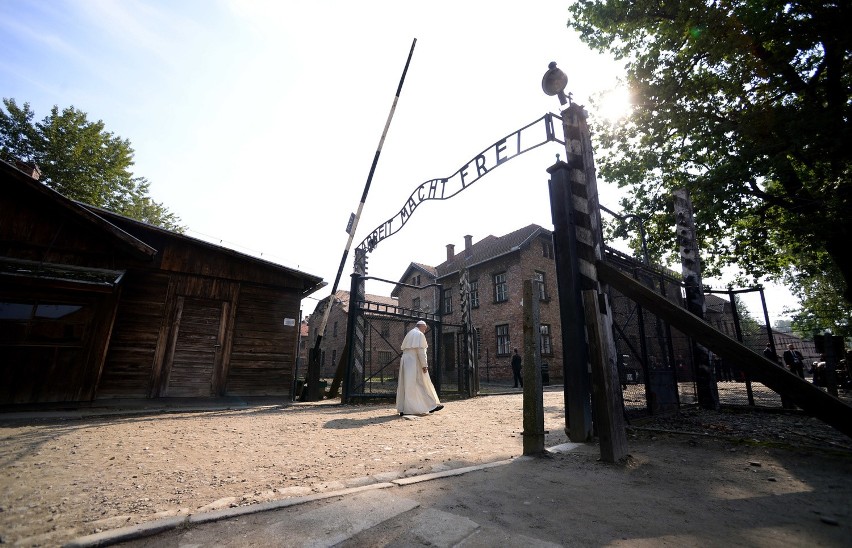 ŚDM 2016. Poruszająca wizyta Papieża w Auschwitz [ZDJĘCIA]
