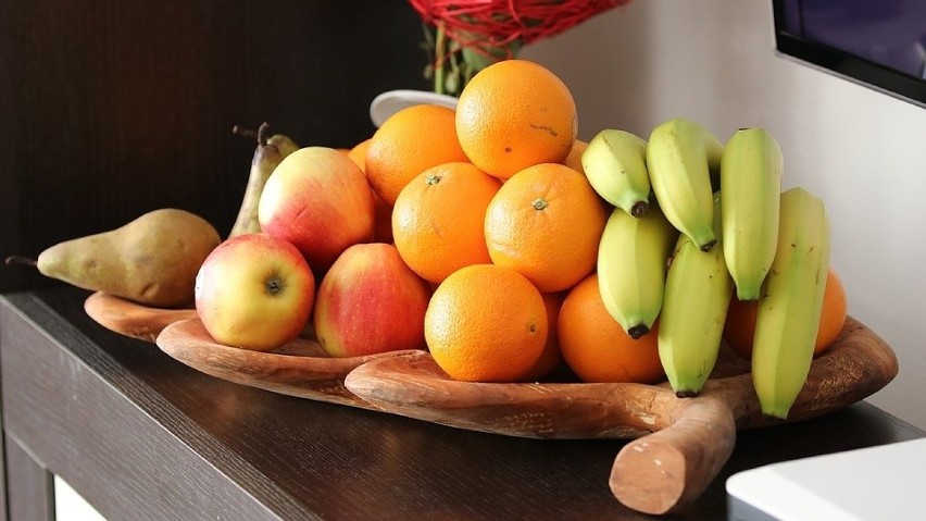 Porcja owoców dostarczająca 240 kcal jest ogromna, często...