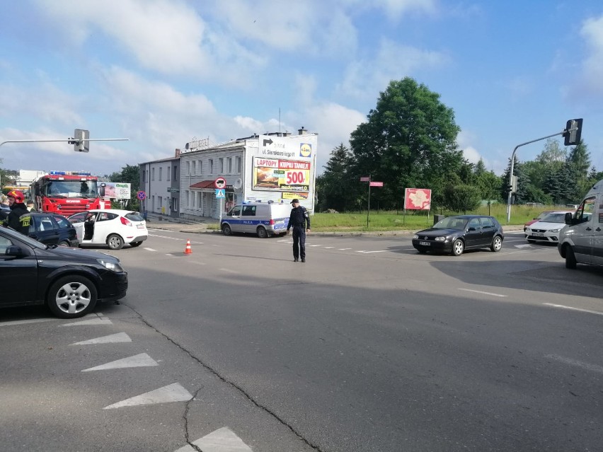 Wypadek na skrzyżowaniu ul. Piastowskiej i Tysiąclecia w...