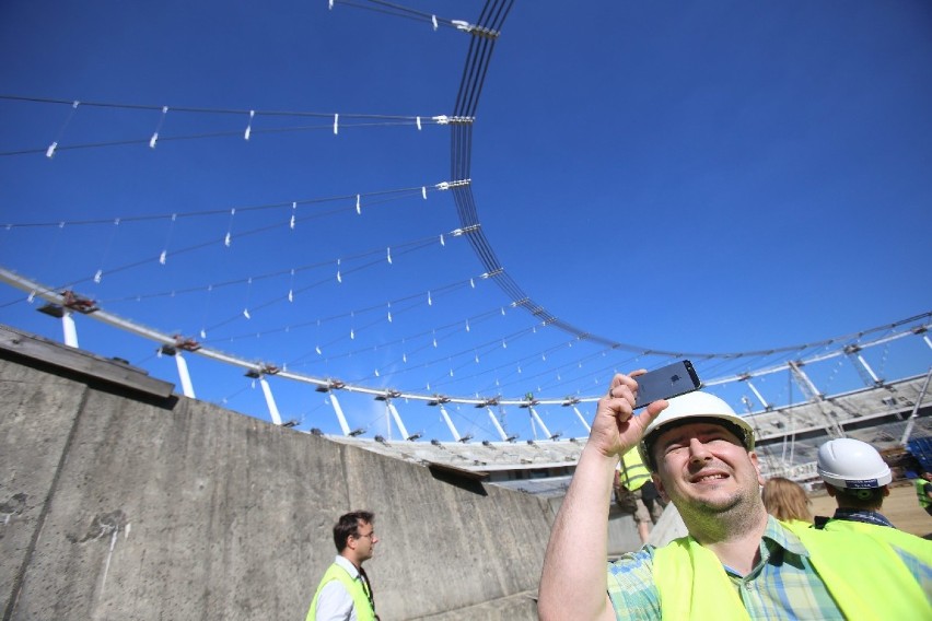 Montują dach Stadionu Śląskiego. Zobacz zdjęcia z budowy [galeria zdjęć]