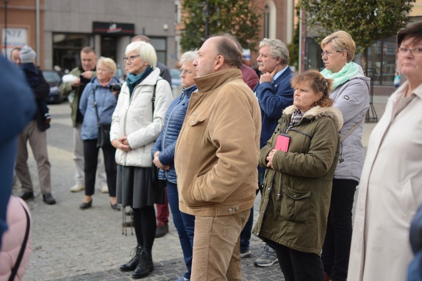 W Grudziądzu protestowali "przeciwko zamykaniu oddziałów dziecięcych" [wideo, zdjęcia]