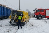 Samochód dostawczy wjechał pod pociąg towarowy relacji Wieluń-Kwidzyń