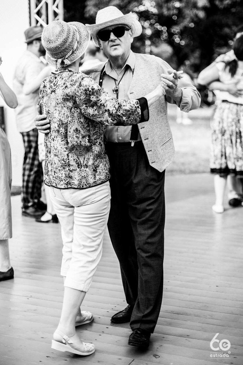 Dancing 60-lecia Podzamcze. W sobotę finał w swingowych...