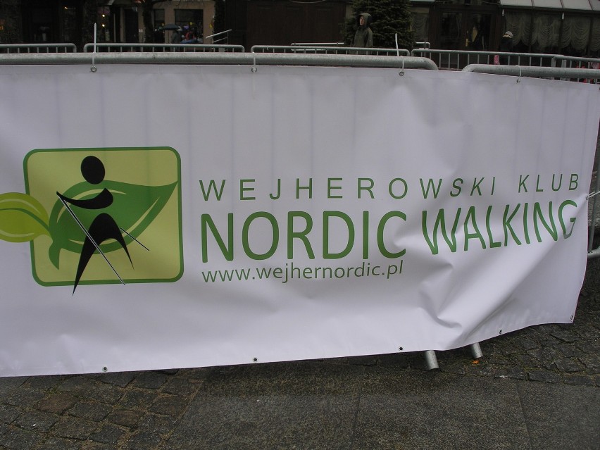Marsz nordic walking w Wejherowie z okazji 67 rocznicy wyzwolenia miasta - ponad setka uczestników!