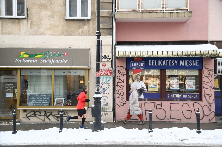Centrum Warszawy pokryte graffiti w styczniu 2024