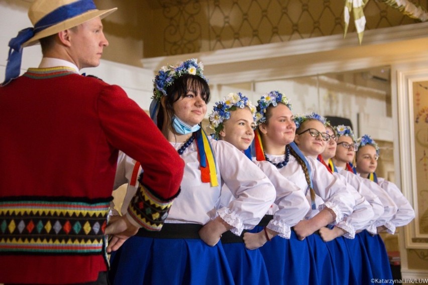 Zespoły folkowe z pow. kraśnickiego zagrały dla Prezydenta Andrzeja Dudy. Zobacz zdjęcia