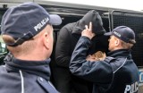 W Leśnicy policja przyjechała do awantury, znalazła poszukiwanego i narkotyki