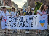 Toruń. Na Rynku Staromiejskim zamanifestowali z okazji Dnia Niepodległości Ukrainy