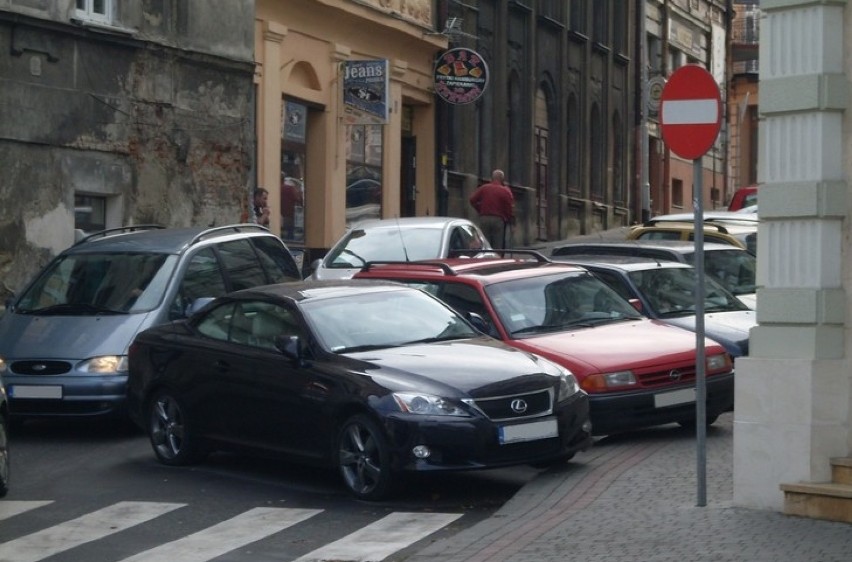 Straż Miejska w Przemyślu pokazała jak nienależny parkować