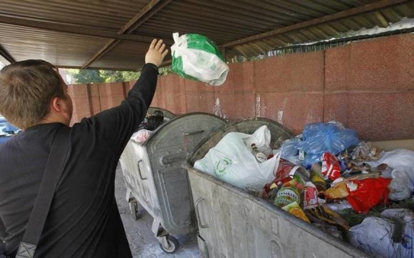 Protest przeciwko podniesieniu opłat za śmieci w gminie Goleniów