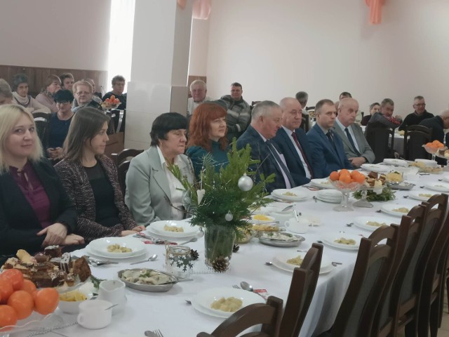 Wigilia dla mieszkańców gminy Wąpielsk została zorganizowana w świetlicy w Długiem