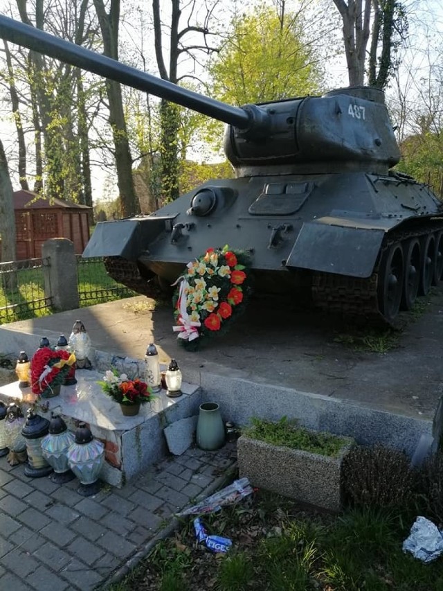 Tablica spod pomnika w Kunowicach została zdemontowana