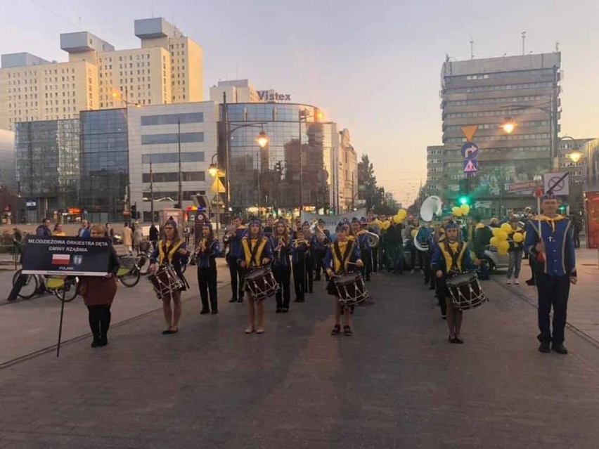 Młodzieżowa Orkiestra Dęta z Rząśni zagrała na Dniu Papieskim w Łodzi[FOTO]