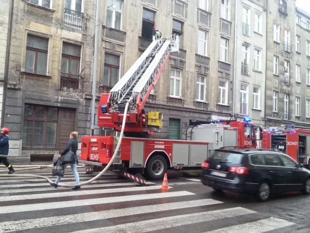 Pożar kamienicy na Radwańskiej w Łodzi