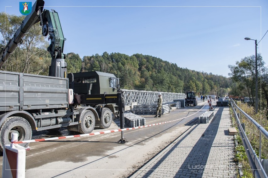 Nowy Sącz. Trwa budowa mostu na ul. Kamiennej. Kiedy planowane otwarcie przeprawy na rzece Kamienicy [ZDJĘCIA]