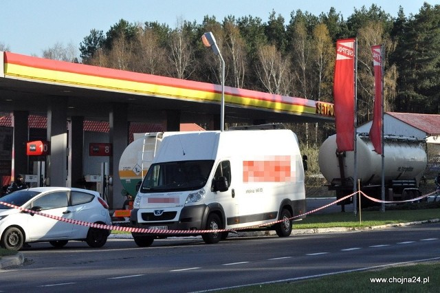 O tym czy doszło do naruszenia zapisów w umowie miał zdecydować sąd, ponieważ było to przedmiotem postępowania. 

Zajęcie stacji Setpol w Krajniku Dolnym. Zobacz najnowsze zdjęcia!

Przejęcie stacji benzynowej w Krajniku Dolnym - NOWE informacje!

Krajnik Dolny: Zajęcie stacji Setpol - zdjęcia