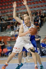 Koszykarze Górnika Trans.eu TWS Mazbud wygrali w Lubinie 71:54 i awansowali do finału Pucharu Polski