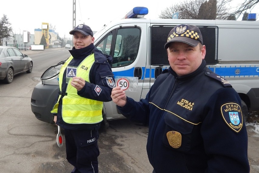Na radziejowskich drogach policjanci oraz strażnicy miejscy...