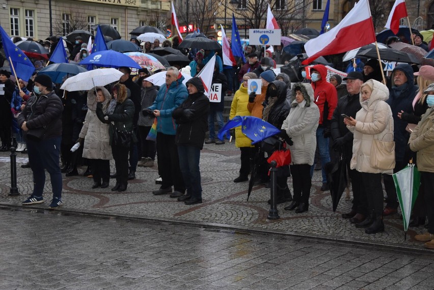 W Wałbrzychu demonstrowali przeciwnicy ustawy „lex TVN”