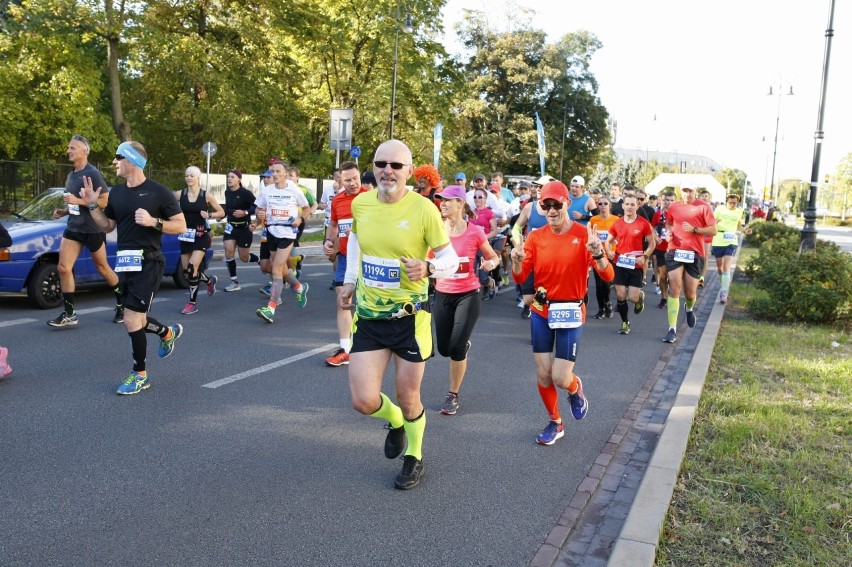 WIĘCEJ ZDJĘĆ: Maraton Warszawski 2018. Zdjęcia uczestników...