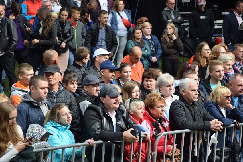 Święto Kwiatów, Owoców i Warzyw: zespół MIG na scenie w Parku Miejskim