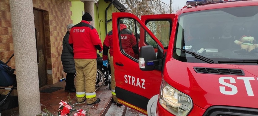 Straż pożarna z powiatu chełmińskiego pomaga seniorom z...