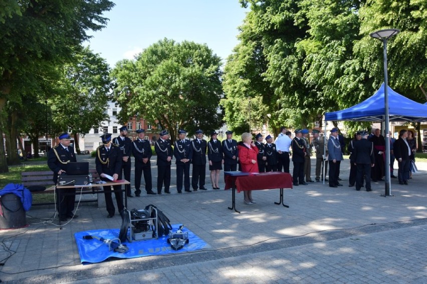 Dzień Strażaka. Strażacy oraz przedstawiciele władz zebrali się na placu Pokoju ZDJĘCIA,WIDEO