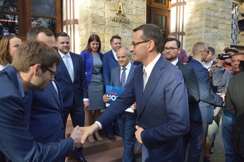 Premier Morawiecki w Gdyni poparł Marcina Horałę