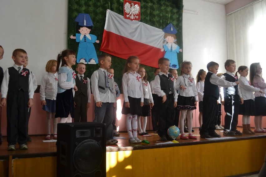Szkoła Podstawowa w Starym Targu: Pasowanie na pierwszoklasistę [FOTO]