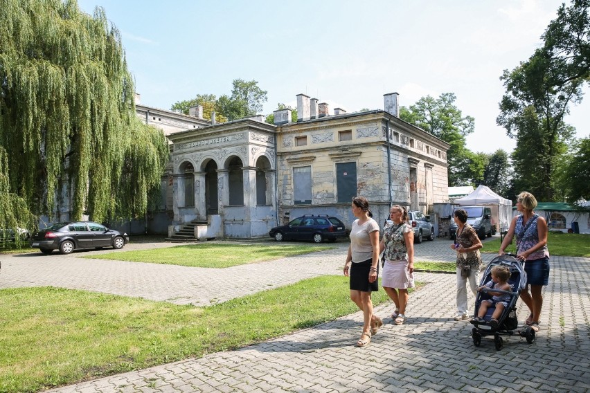 Kraków. Wiemy, jak mieszkańcy chcą zagospodarować zabytkowy dwór Badenich i park wokół budynku