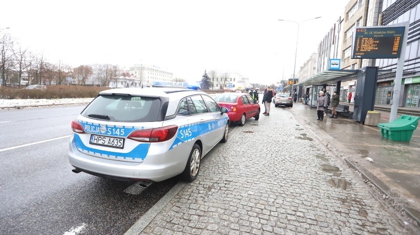Zderzenie trzech aut w centrum Kielc. Kto zawinił?
