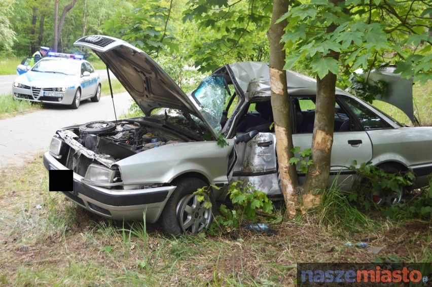 Wypadek na drodze Włocławek - Wieniec Zdrój. Kierowca audi trafił do szpitala [WIDEO]