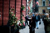 Toruń. Tak wyglądało miasto po katastrofie smoleńskiej. To był szok! [zdjęcia]