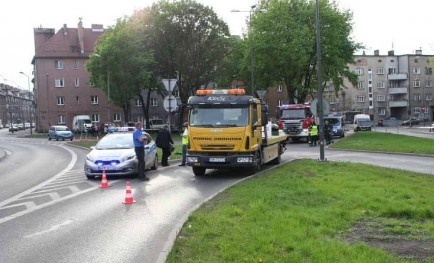 Bytom: Wypadek motocyklisty na skrzyżowaniu ul. Miarki i Katowickiej. Zginął 30-latek