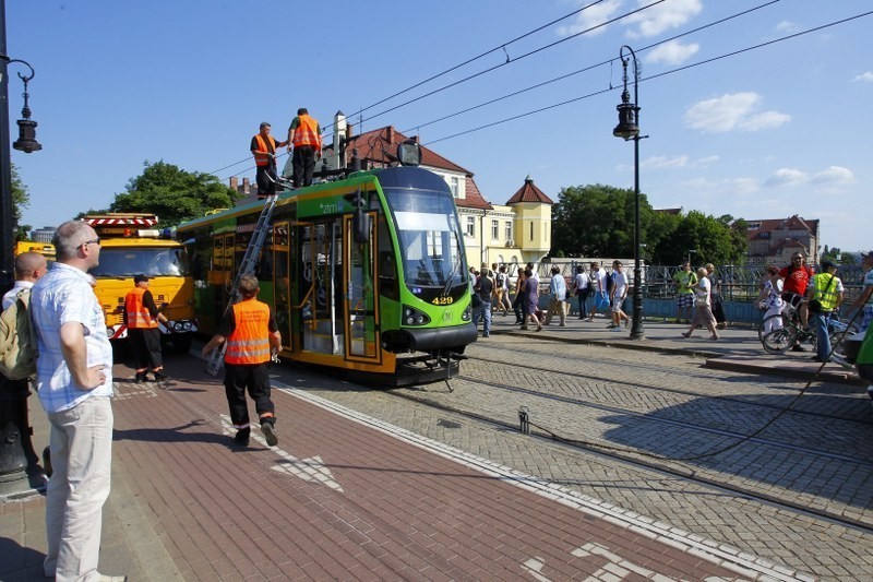 MPK Poznań: Awaria tramwaju na moście Teatralnym