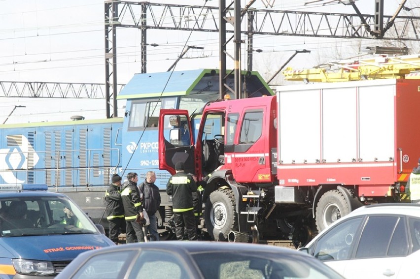 Zderzenia dwóch pociągów w Legnicy, są ranni [ZDJĘCIA]