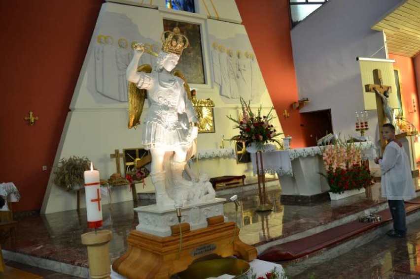 Nawiedzenie figury św. Michała Archanioła z Groty Objawień w...