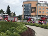 Strażacy w akcji przed hotelem Qubus w centrum Kielc. Co się wydarzyło? [ZDJĘCIA]