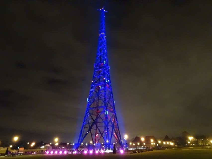 Radiostacja Gliwicka zaświeciła w kolorze Francji [ZDJĘCIA]